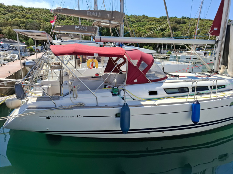 Sailboat rental with or without captain Jeanneau Sukošan
