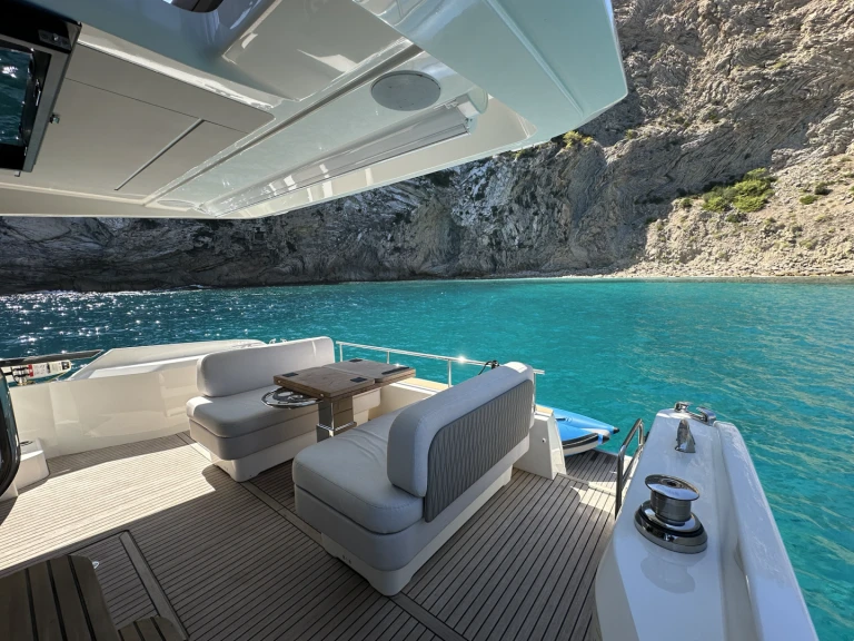 Prestige Yachts F49 in Santa Eulària des Riu on SamBoat