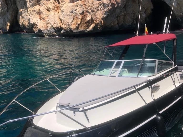Bareboat Rental Motorboat Faeton with a boat licence