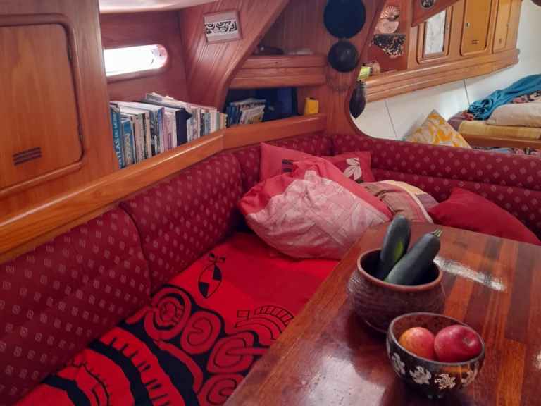 Sailboat for rent La Paz at the best price