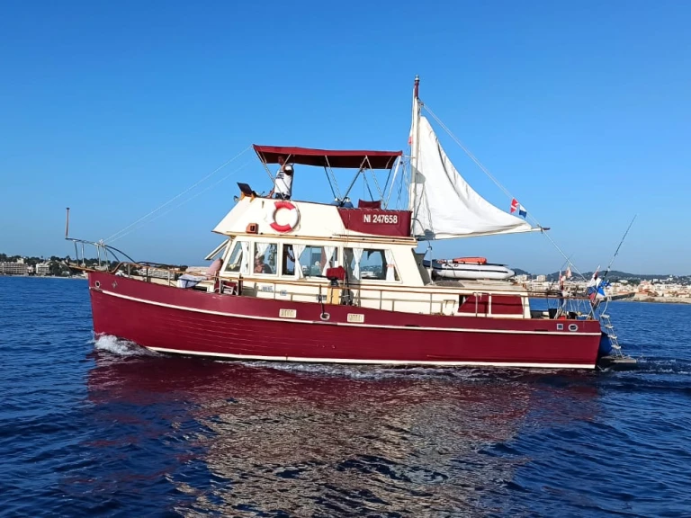 Boat rental Grand-Banks-36 GRAND BANKS in Cannes on Samboat