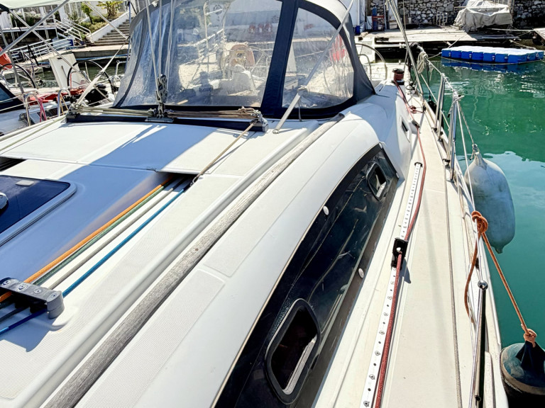 Rent a Bénéteau Beneteau Oceanis 40 Tigre Fethiye