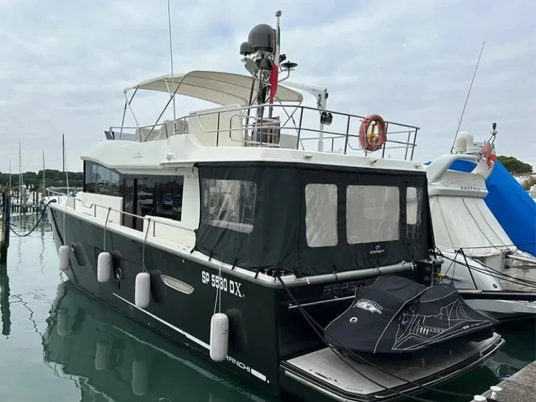 Yacht charter Cannigione cheap Cranchi Eco Trawler 53 LD