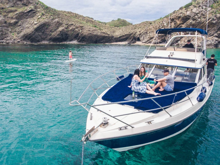 Motorboat rental in Cala en Bosch - Fairline Phantom 42