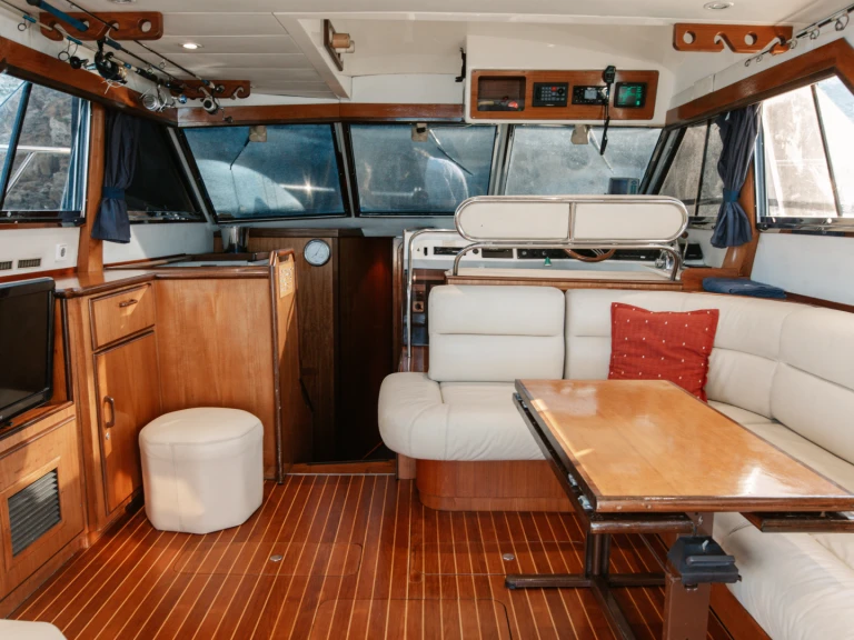 Motorboat rental with or without captain Fairline Cala en Bosch