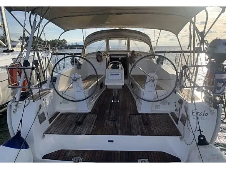 Bavaria Bavaria 41 Cruiser charter bareboat or captained in  Lefkáda