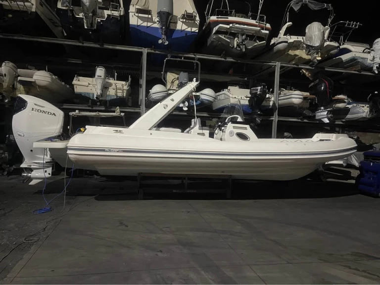Bareboat Rental RIB Almar with a boat licence