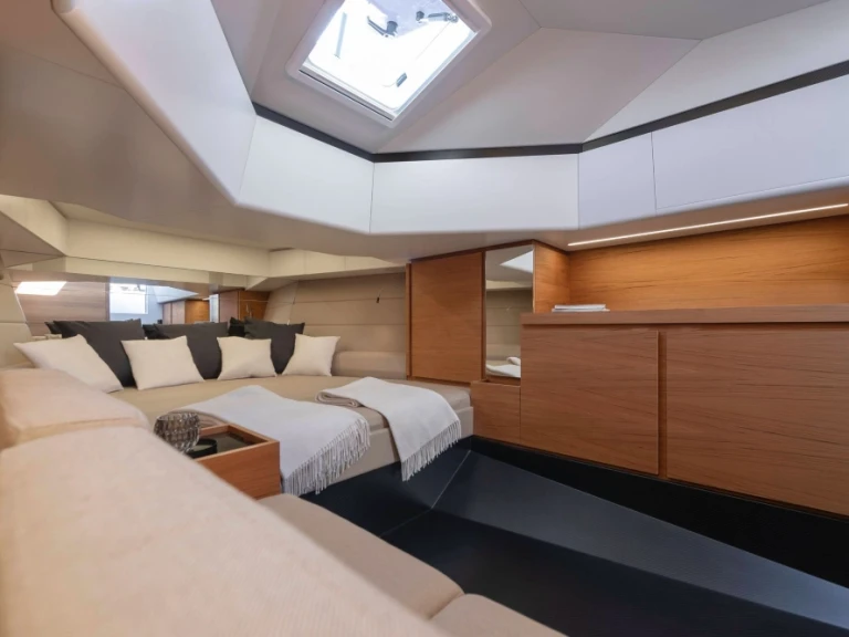 Yacht charter Marina di Stabia cheap tender