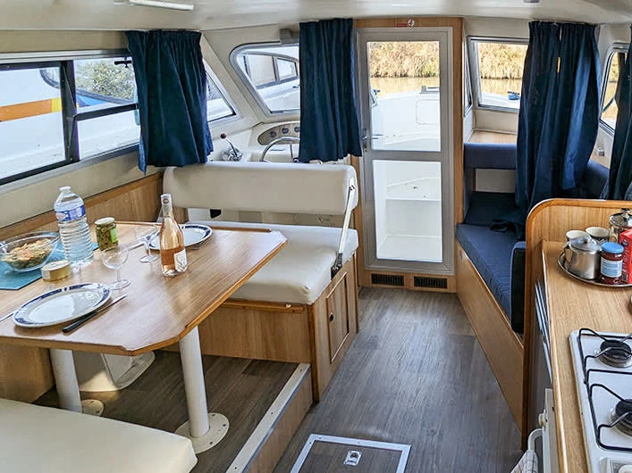 Motorboat for rent Portiragnes at the best price