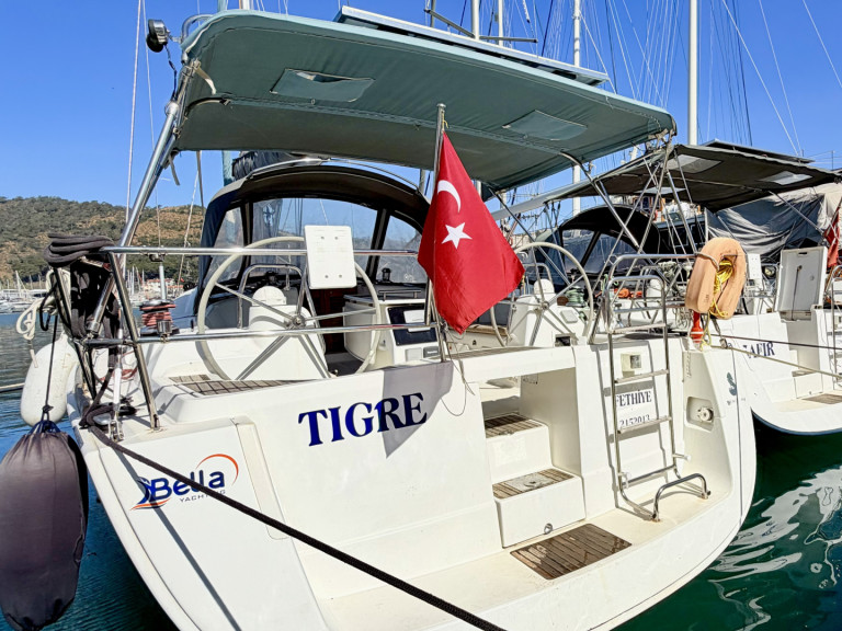 Bénéteau Beneteau Oceanis 40 Tigre in Fethiye on SamBoat