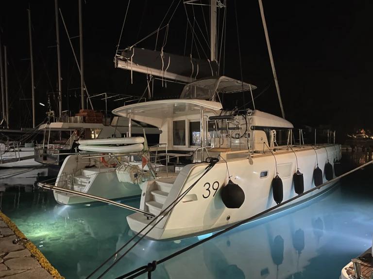 Catamaran for rent Polignano a Mare at the best price