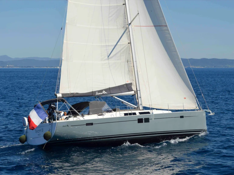 Sailboat for rent Port Grimaud at the best price