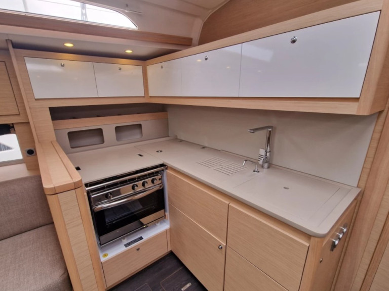 Sailboat rental in Port Grimaud - Dufour Dufour 470