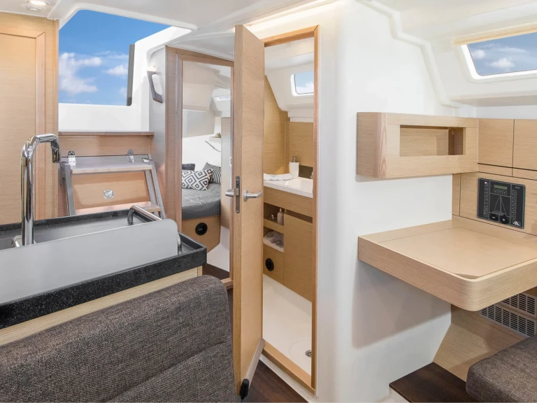 Sailboat rental with or without captain Hanse Port Grimaud