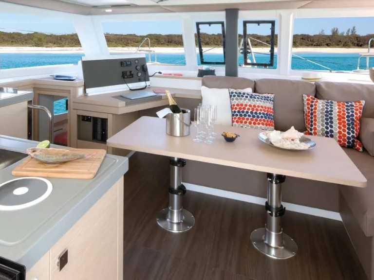 Catamaran rental in Cogolin - Fountaine Pajot Lucia 40 (3cab)
