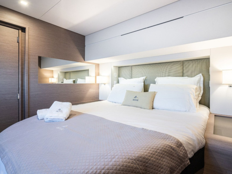 Yacht charter Cogolin cheap Samana 59