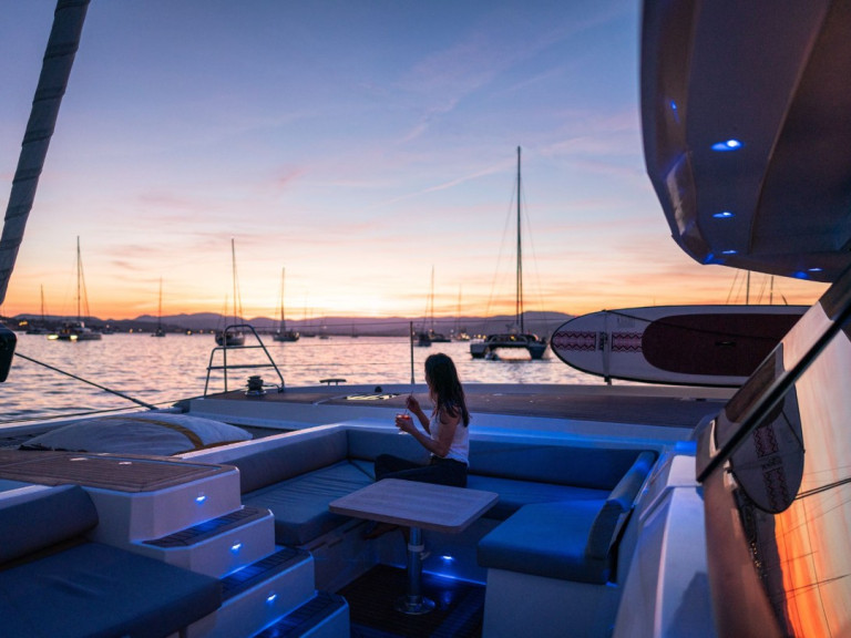 Catamaran rental in Cogolin - Fountaine Pajot Samana 59