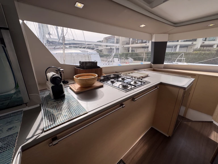 Boat rental Fountaine Pajot Saba 50 in Cogolin on Samboat