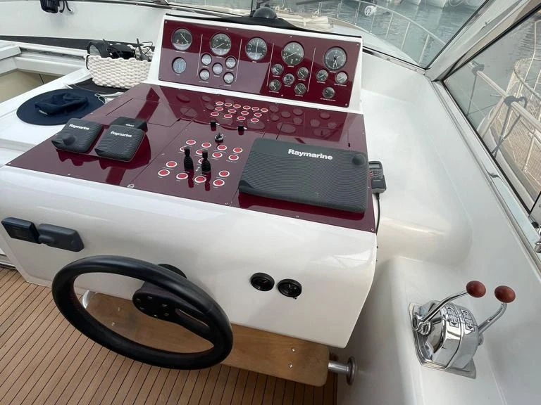 Arno Leopard Leopard 23 Sport charter bareboat or captained in  Positano