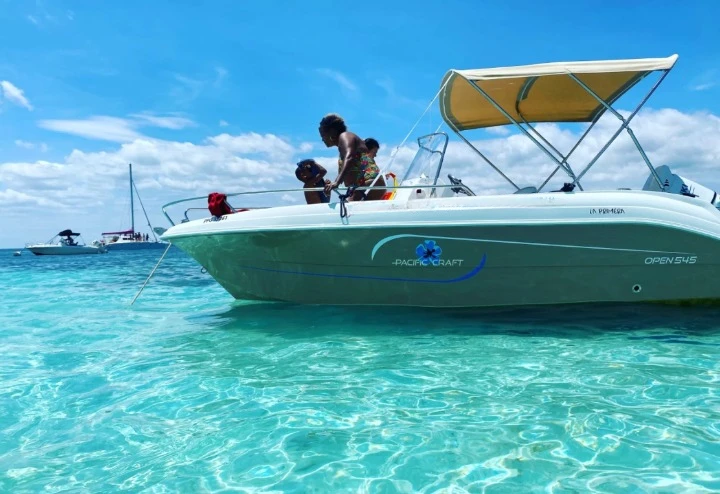 Pacific Craft Pacific Craft 545 Open charter bareboat or captained in  Le Gosier