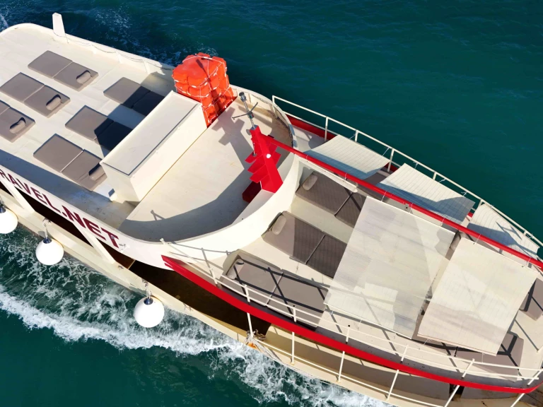 Bareboat Rental Luxury Yacht CORBELLA with a boat licence