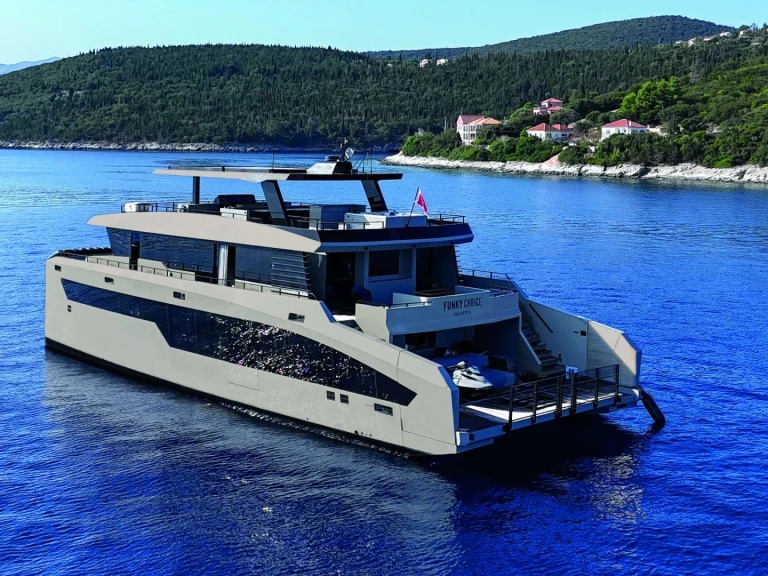 Luxury Yacht rental in Athens -  Funky Choice