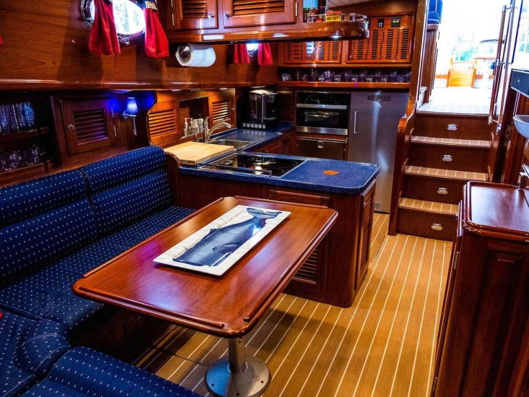 Luxury Yacht rental in Newport - Vicem GEM 64