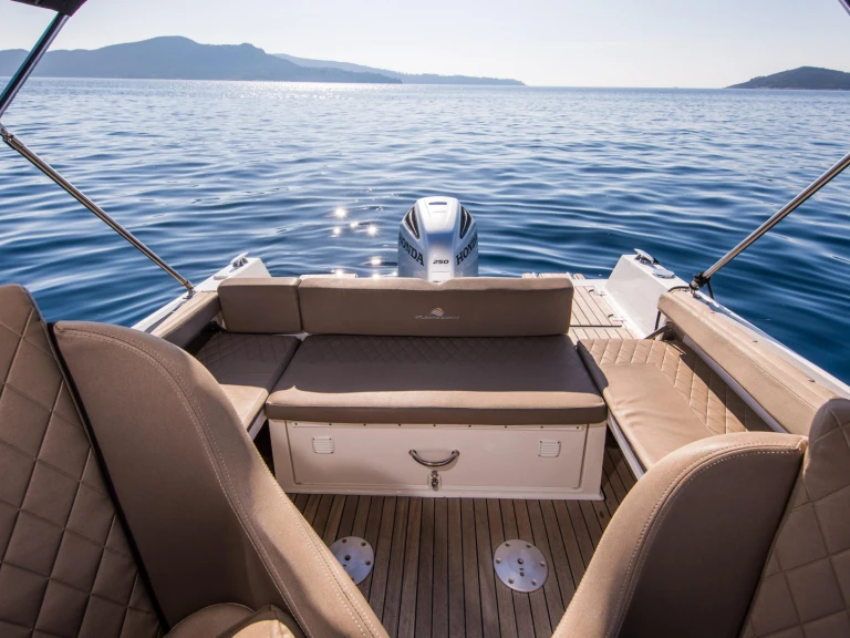 Motorboat for rent Dubrovnik at the best price