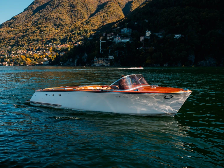 Motorboat rental in Como (City) - coronado Ramback