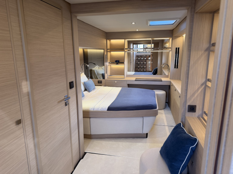 Yacht charter Cugnana Verde cheap Lagoon 60