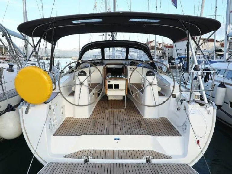Rent a Bavaria Cruiser 40 Punat