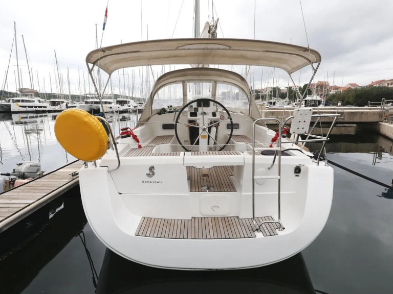 Yacht charter Punat cheap Oceanis 34