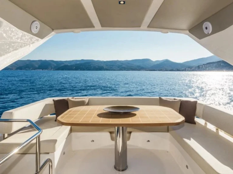 Rent a Absolute Absolute 50 Seget Donji