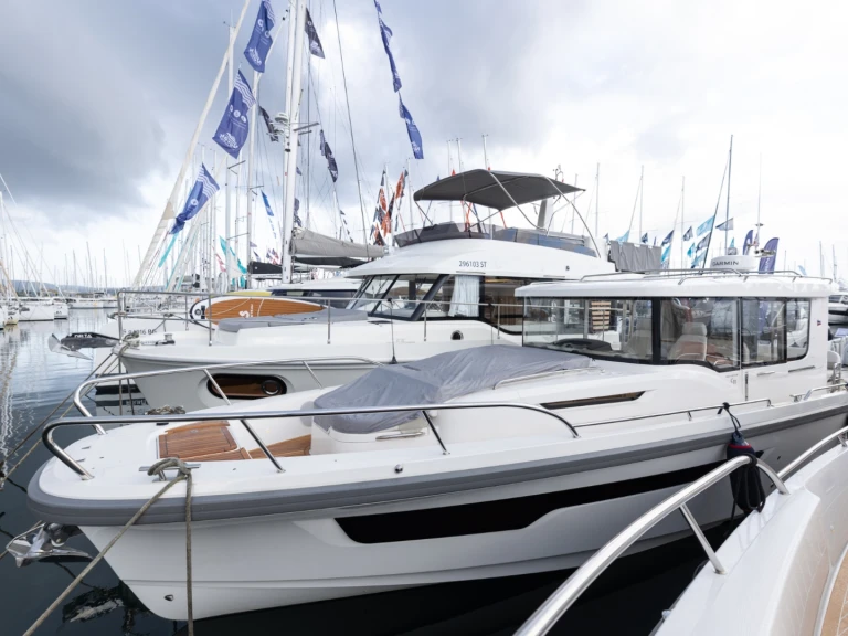 Nimbus Nimbus Commuter C11 charter bareboat or captained in  Split