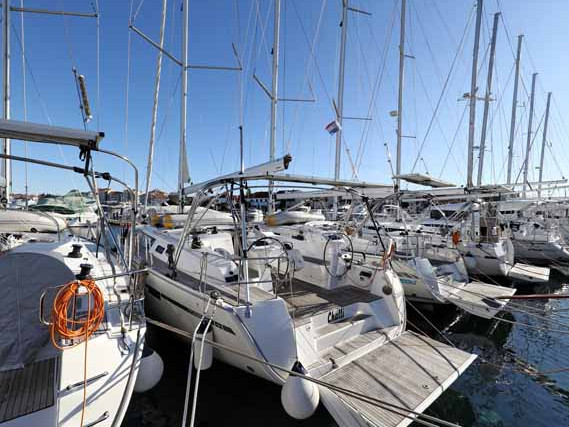 Sailboat for rent Pula at the best price