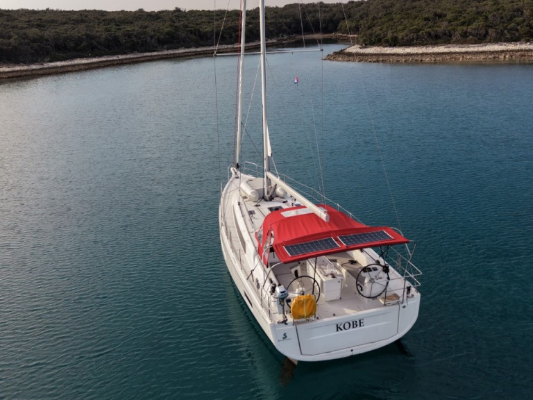 Sailboat rental with or without captain Bénéteau Pomer