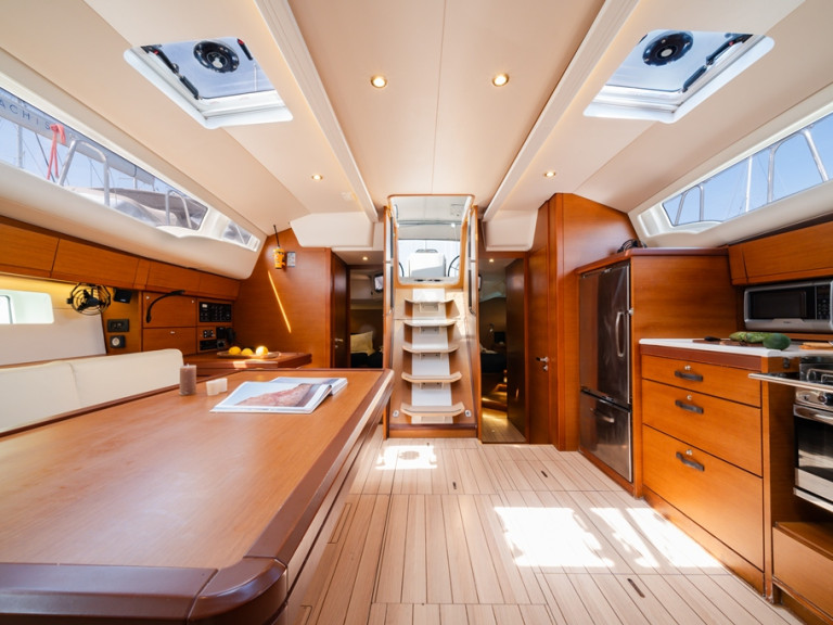 Boat rental Jeanneau Jeanneau 54 in Néa Péramos on Samboat