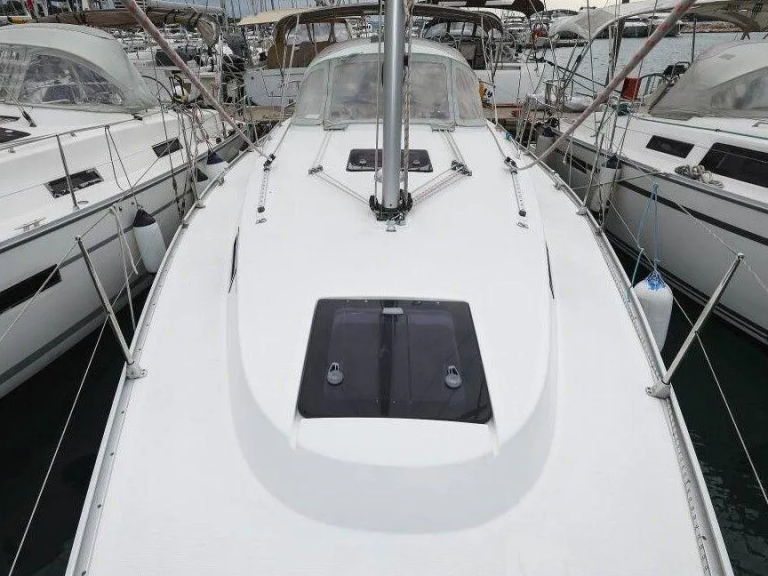 Bavaria Cruiser 32 in Punat on SamBoat