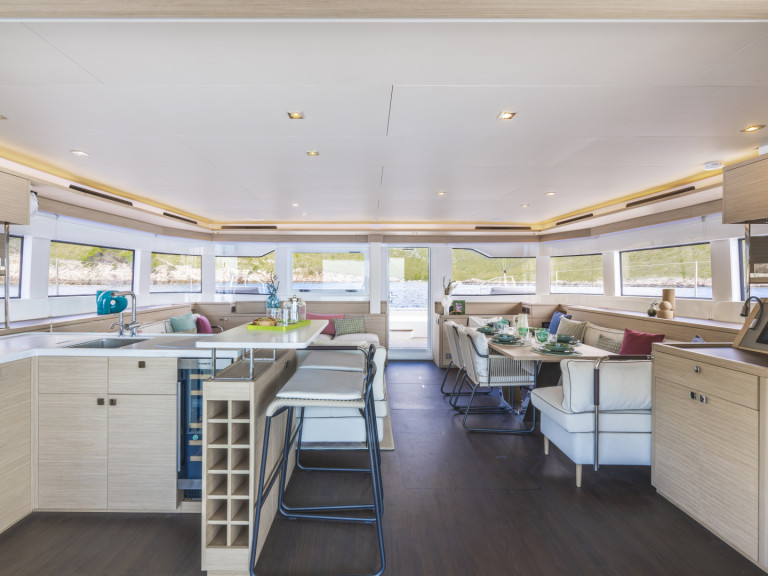 Boat rental Lagoon Lagoon 60 in Capo d'Orlando on Samboat