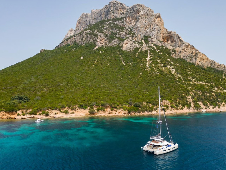 Yacht charter Olbia cheap Lagoon 55