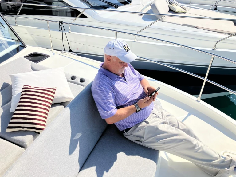 Boat rental Bénéteau Swift Trawler 41 Fly in Golfe-Juan on Samboat