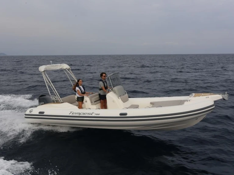 RIB for rent Marine de Sant'Ambrogio at the best price