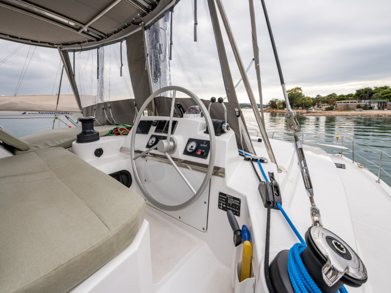 Catamaran rental in Néa Péramos - Bali Bali 4.2