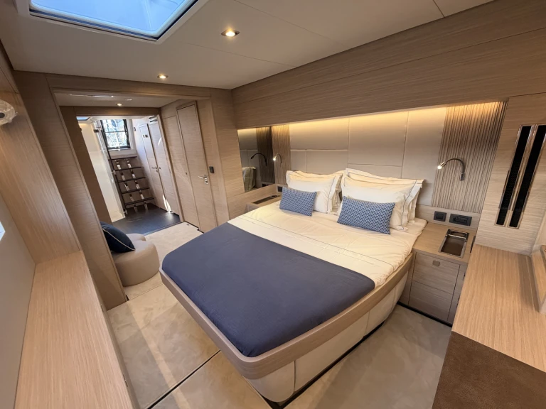 Lagoon Lagoon 60 in Castellammare di Stabia on SamBoat