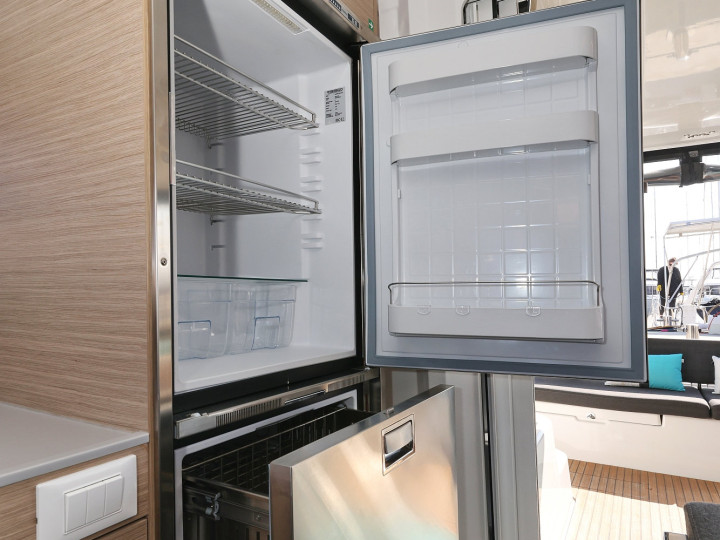 Bareboat Rental Catamaran Lagoon with a boat licence