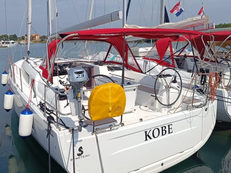 Bénéteau Oceanis 40.1 charter bareboat or captained in  Pomer