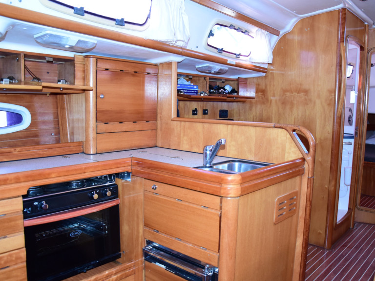 Rent a Bavaria Cruiser 50 Livorno