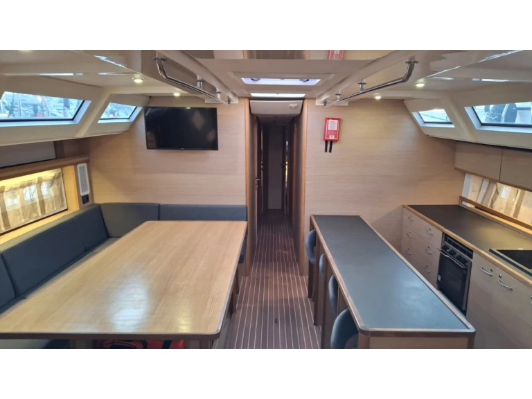 Rent a D&D Yacht D&D Kufner 54 Exclusive - 6 cab Trogir