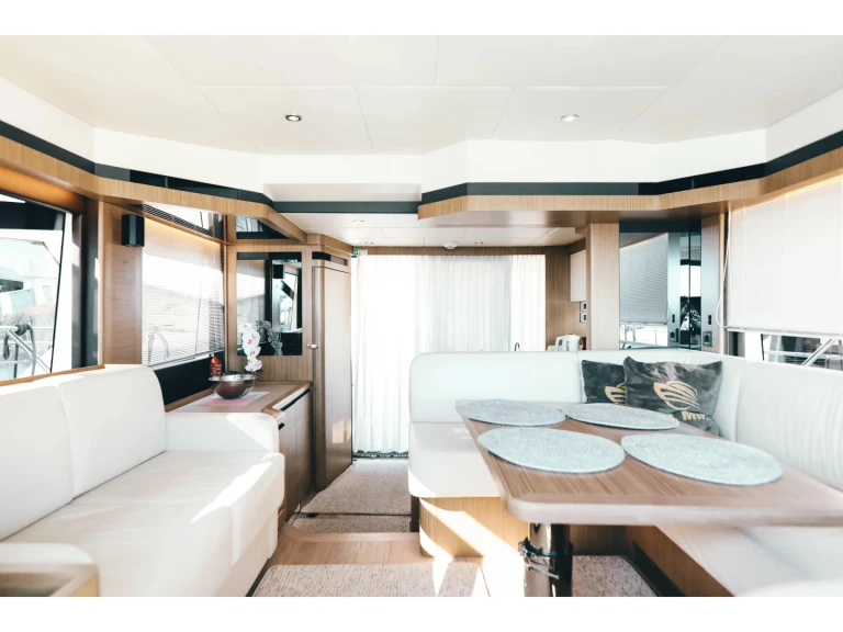 Motorboat rental with or without captain Absolute Seget Donji