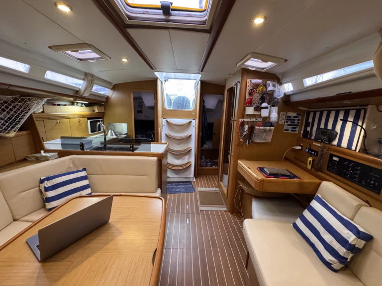 Jeanneau Sun Odyssey 42i in Ibiza Town on SamBoat